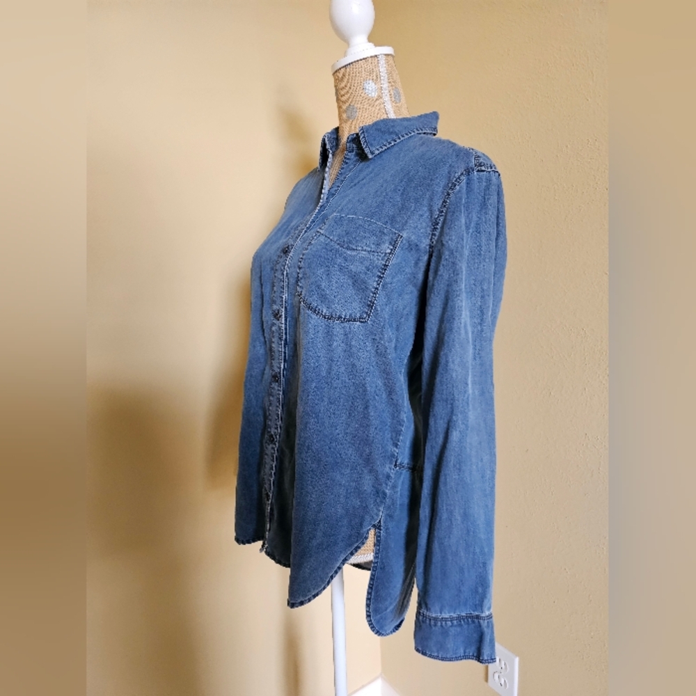Athleta Long Denim 100% Lyocell Button Up Shirt Small Blue - Picture 2 of 7